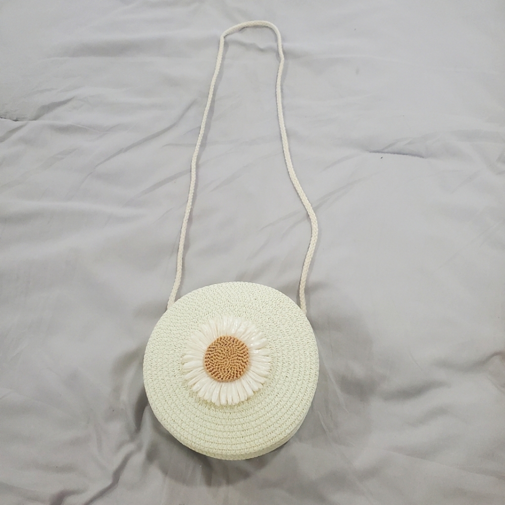 Minimalist Round‎ Crochet Straw  Bag with Daisy Embroidery Handmade Boho …